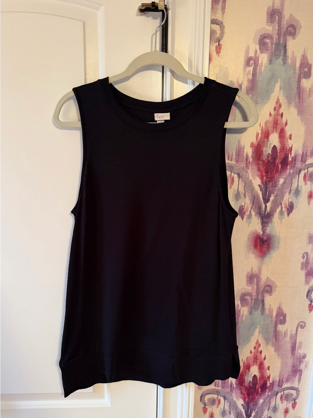 Sleeveless Black Knit Tunic Tank